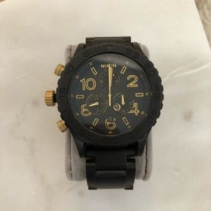 NIXON men’s the 42-20 matte black watch